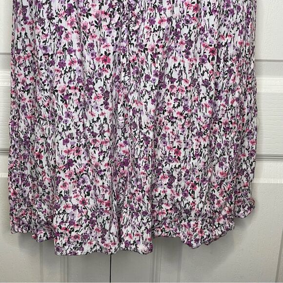 Francesca’s Mi Ami Floral Short Sleeve Short Romper Purple Pink White Size Large - Picture 3 of 14